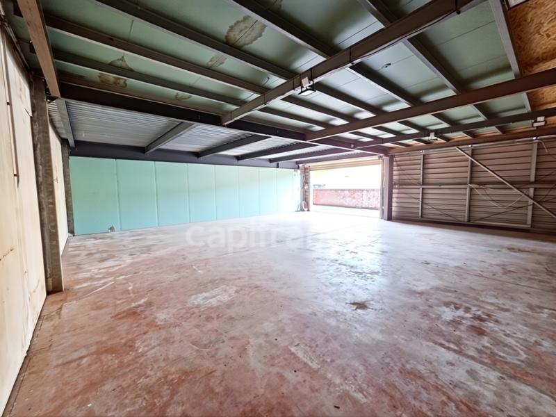 Entrepôt - 100 m² - 1 pièce