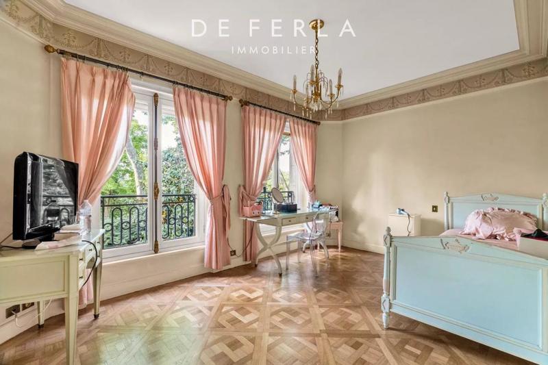 Hôtel particulier - 326 m² - 10 pièces