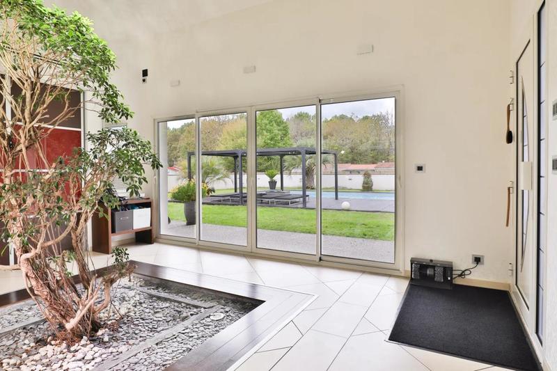 Maison - 180 m² - 6 pièces