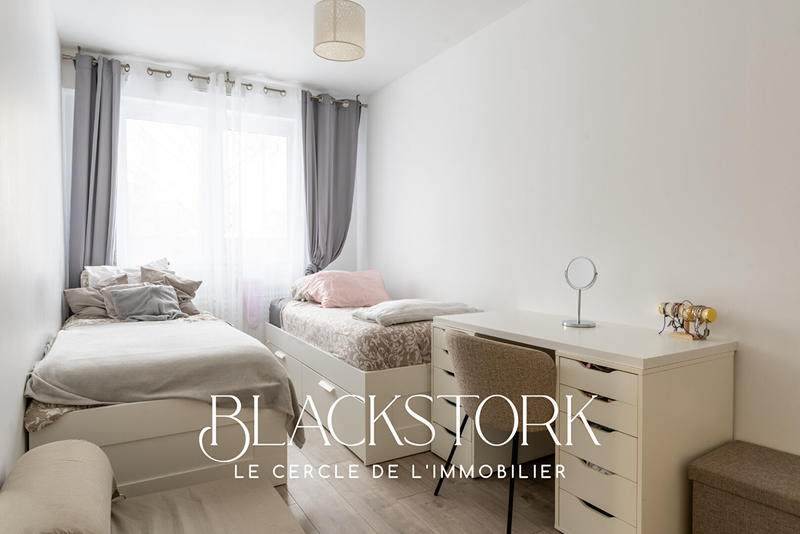 Appartement - 93 m² - 5 pièces