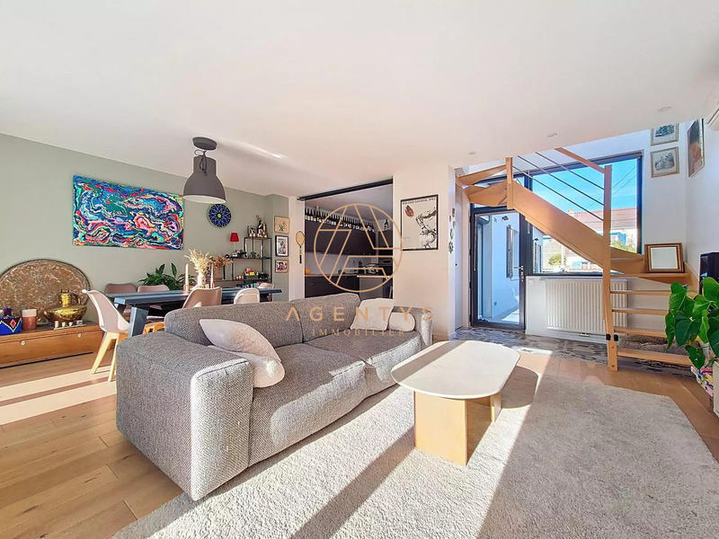 Maison contemporaine - 130 m² - 6 pièces