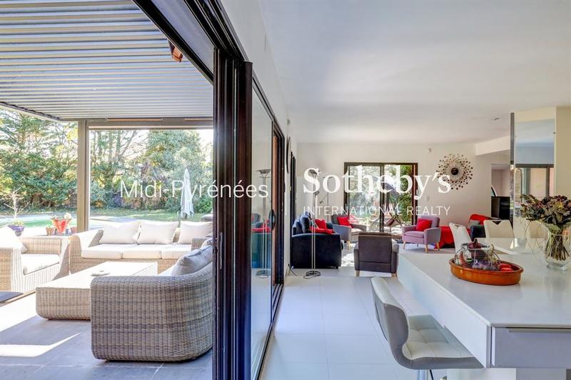 Maison - 210 m² - 8 pièces