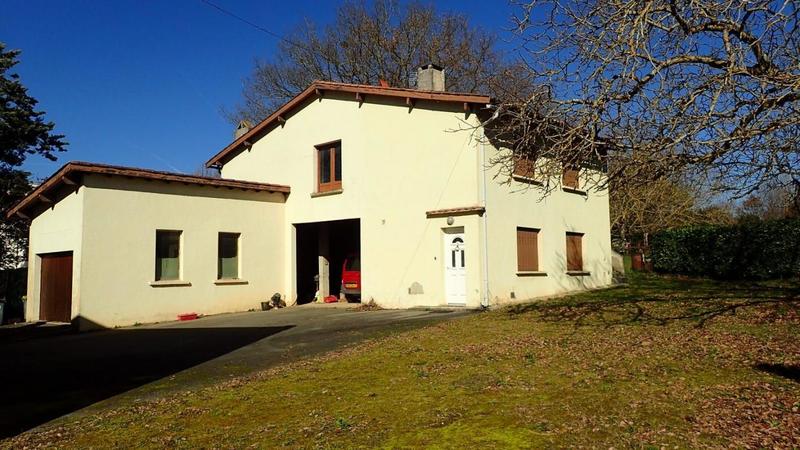 Maison - 328 m² - 8 pièces