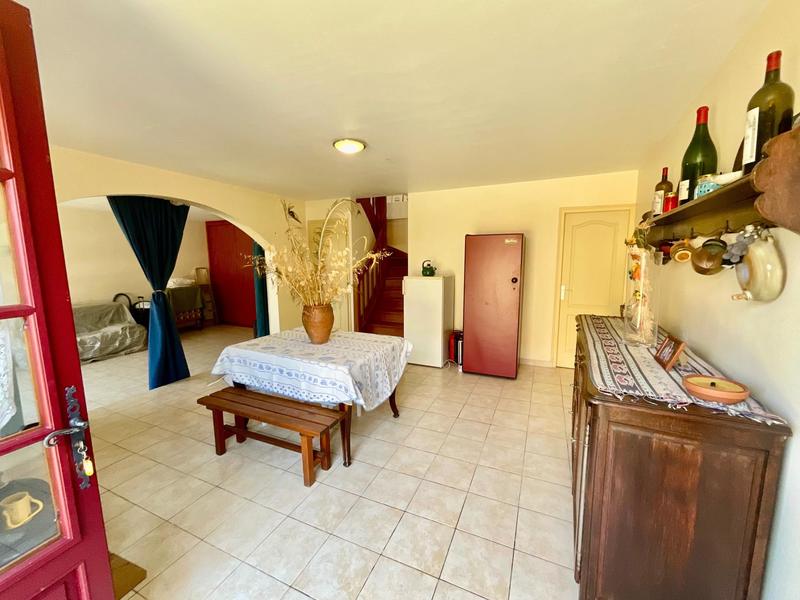 Maison - 300 m² - 12 pièces