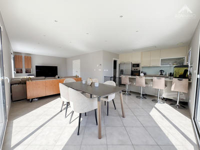 Maison - 120 m² - 5 pièces