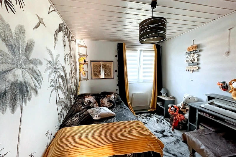 Maison - 180 m² - 8 pièces