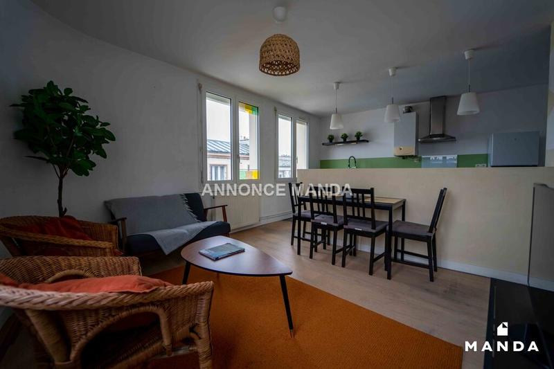 Chambre - 10 m² - 6 pièces