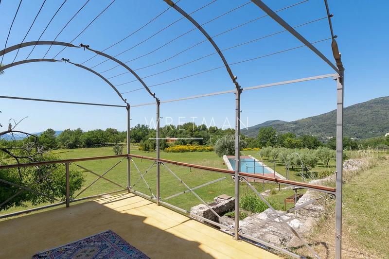 Propriété - 550 m² - 11 pièces