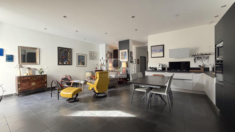 Appartement - 99 m² - 5 pièces