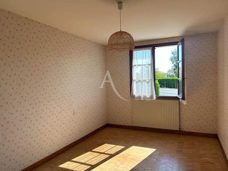 Maison - 111 m² - 4 pièces