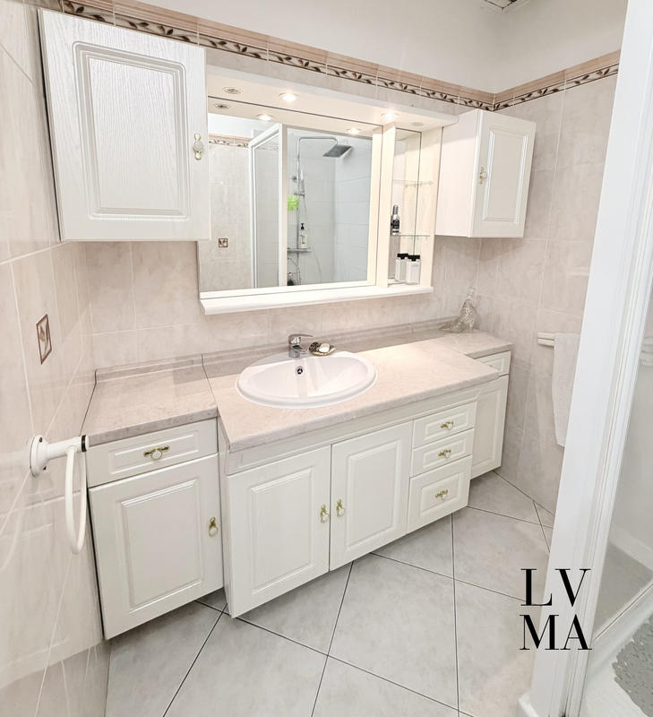 Appartement - 82 m² - 3 pièces