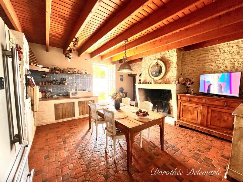 Maison - 244 m² - 5 pièces