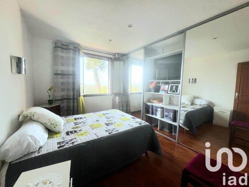 Maison - 200 m² - 9 pièces