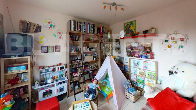 Maison traditionnelle - 99 m² - 6 pièces