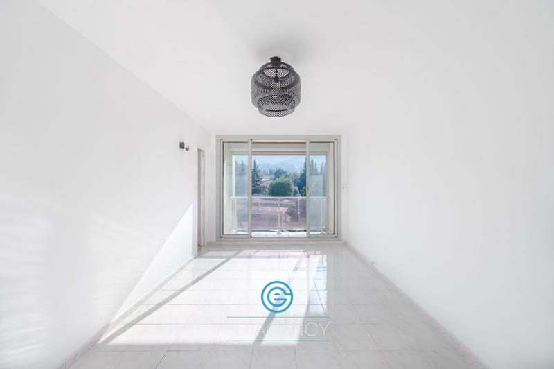 Appartement - 65 m² - 4 pièces