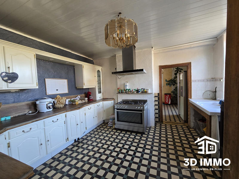 Maison - 203 m² - 9 pièces