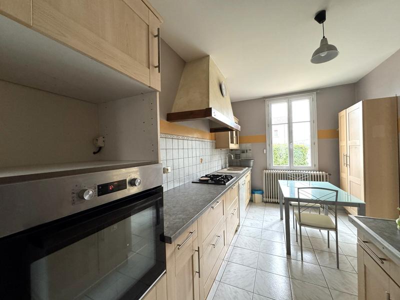 Maison traditionnelle - 93 m² - 4 pièces