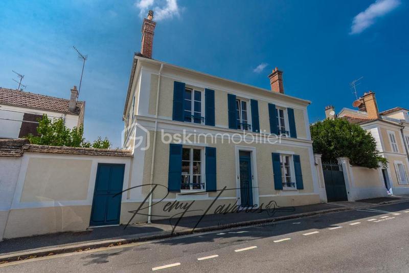 Demeure - 170 m² - 7 pièces