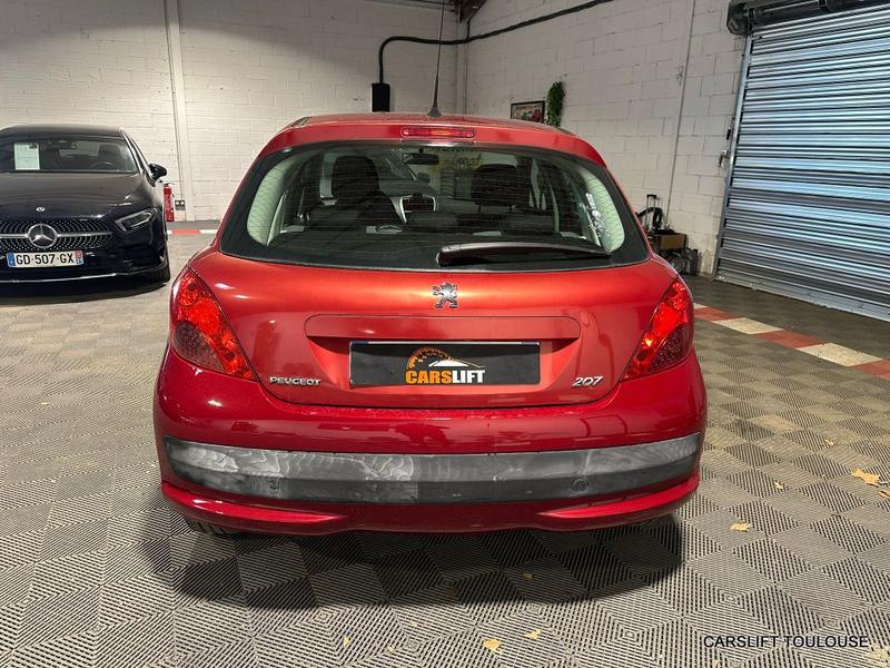 Peugeot 207 1.4i 90cv Trendy - 1ere Main Historique Complet