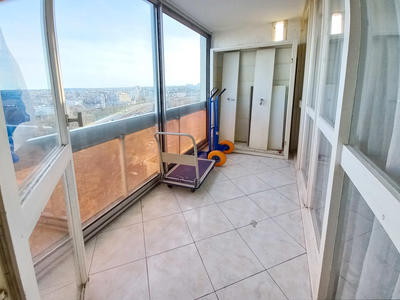 Appartement - 90 m² - 4 pièces