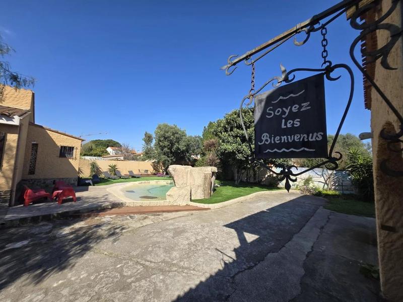 Mas - 536 m² - 16 pièces