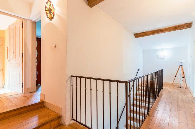 Maison - 275 m² - 12 pièces