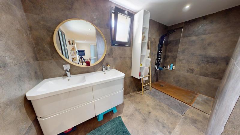 Maison - 150 m² - 5 pièces