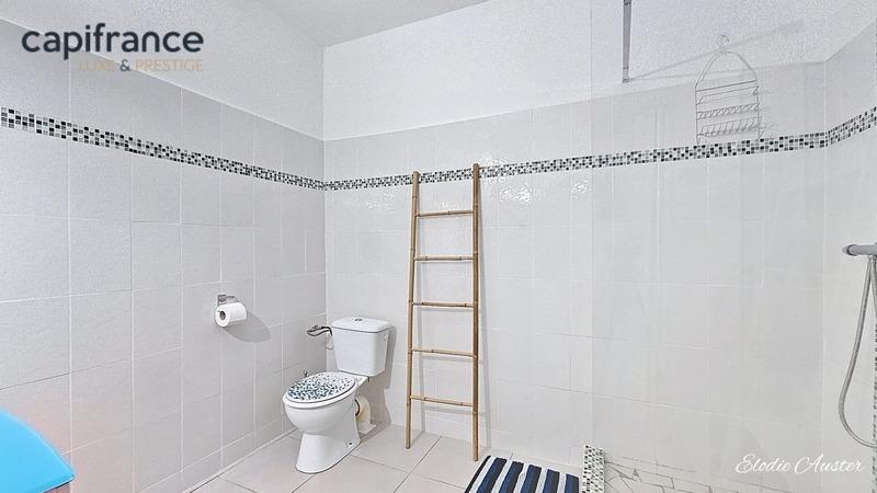 Villa - 330 m² - 13 pièces