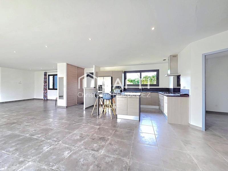 Maison - 145 m² - 5 pièces