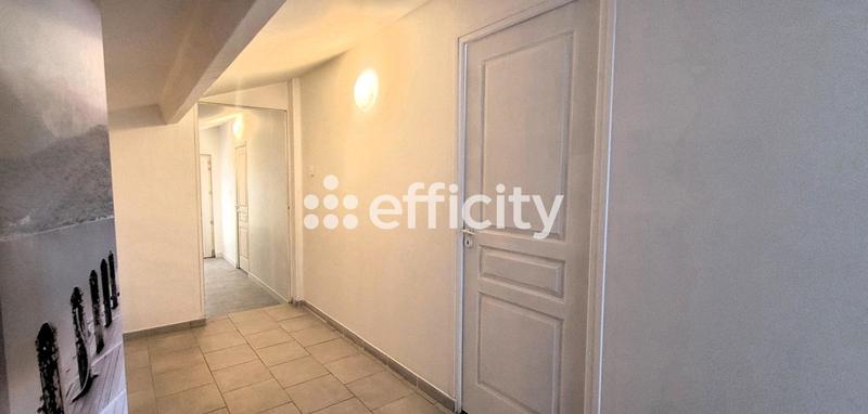 Maison - 185 m² - 6 pièces