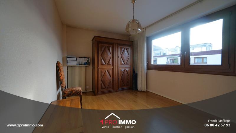 Appartement - 119 m² - 6 pièces