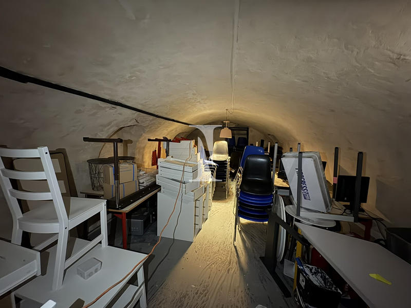 Bureau - 180 m² - 5 pièces