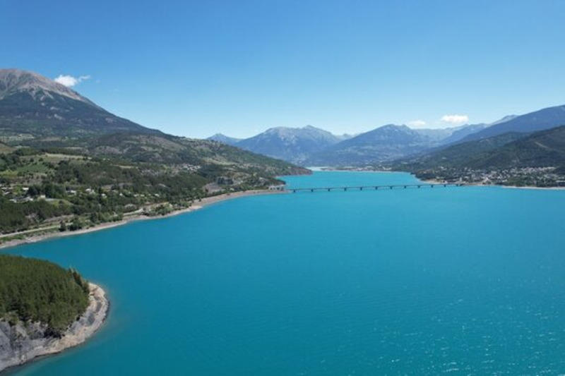 Fonds de commerce - Services - 1 100 m²