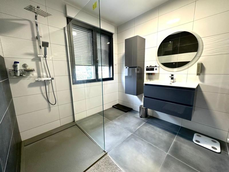 Maison - 188 m² - 8 pièces