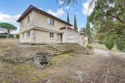 Maison - 235 m² - 7 pièces