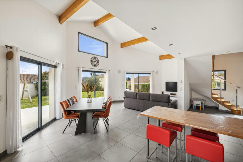 Maison - 140 m² - 6 pièces