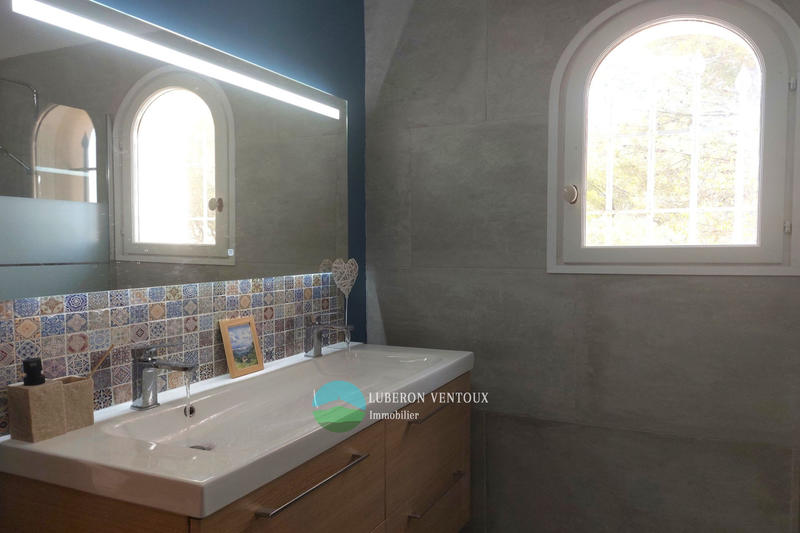 Maison - 221 m² - 5 pièces