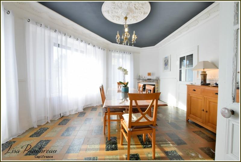 Maison bourgeoise - 360 m² - 10 pièces