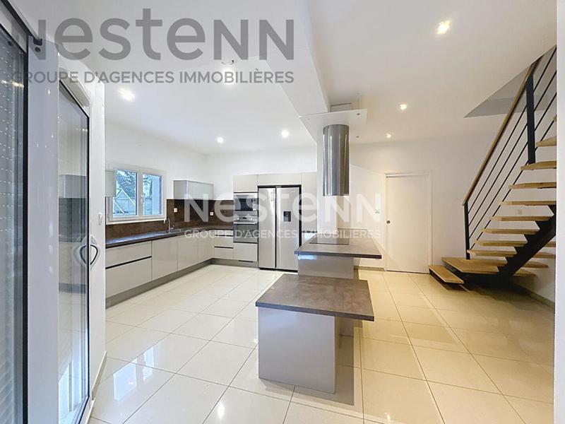 Maison - 235 m² - 7 pièces