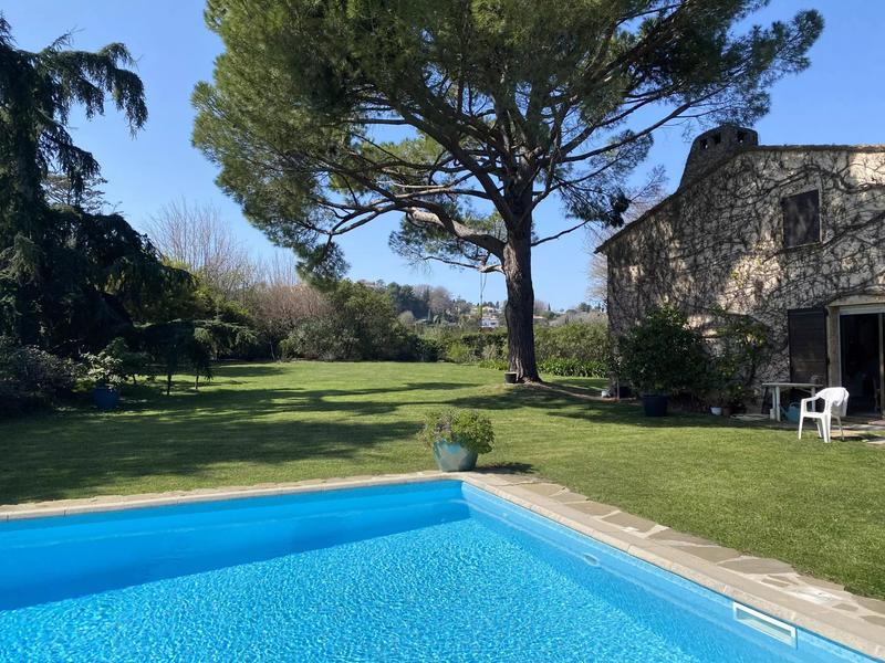 Villa - 202 m² - 5 pièces