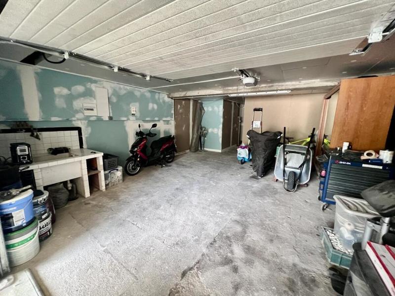 Pavillon - 214 m² - 7 pièces