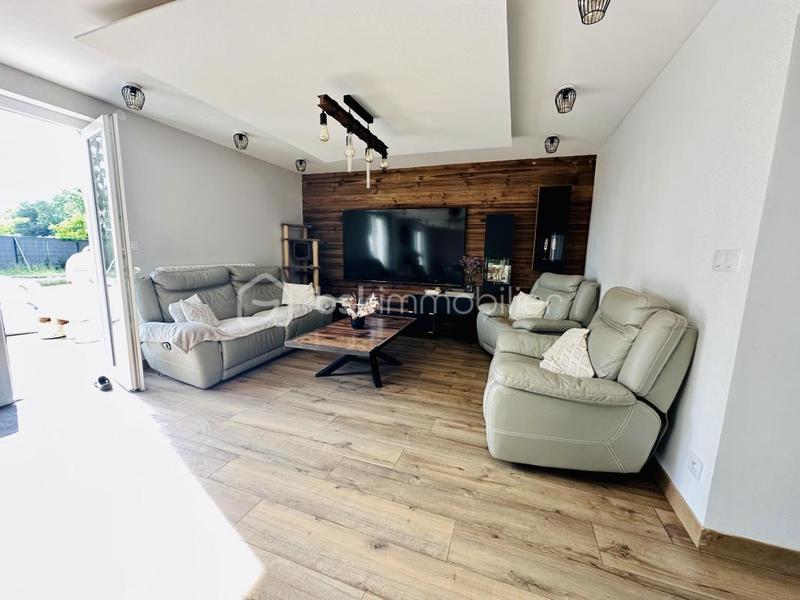 Maison - 196 m² - 7 pièces