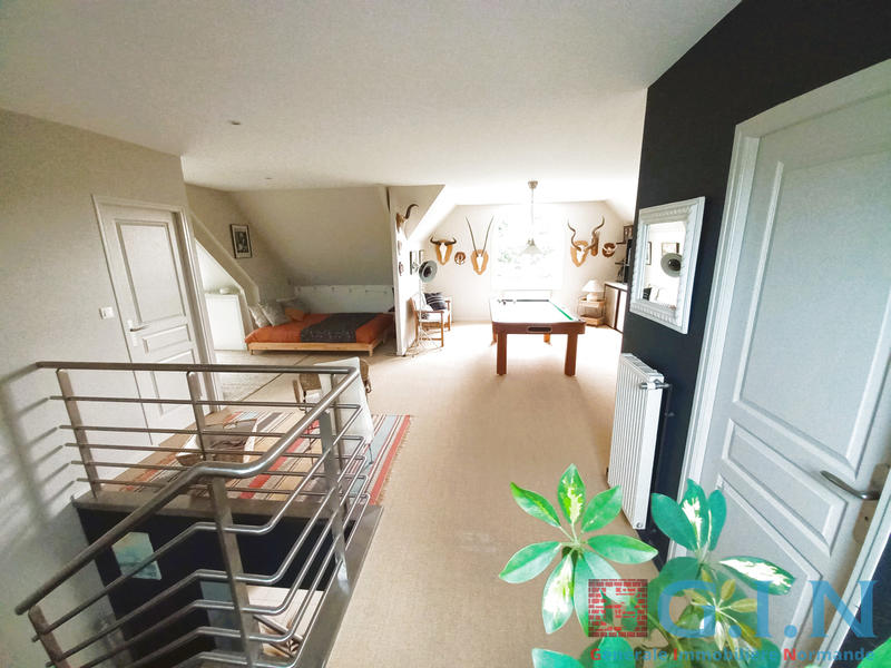 Maison - 195 m² - 7 pièces