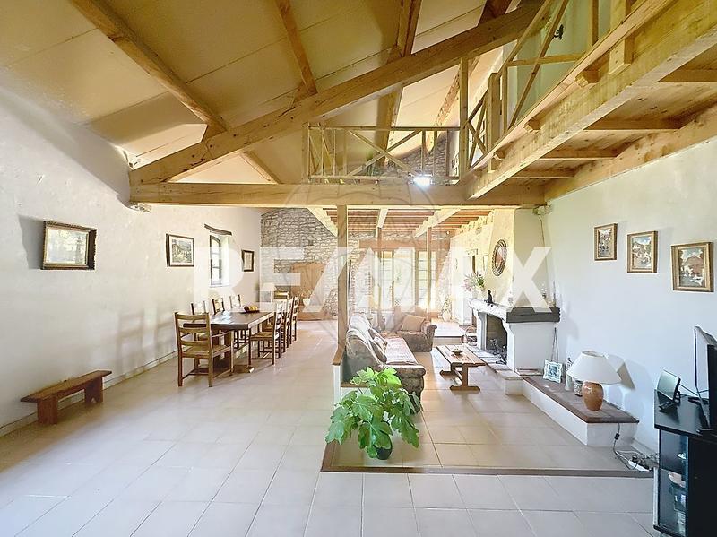 Mas - 191 m² - 6 pièces