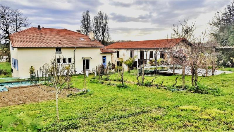 Maison - 275 m² - 7 pièces