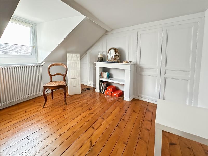 Maison - 101 m² - 8 pièces