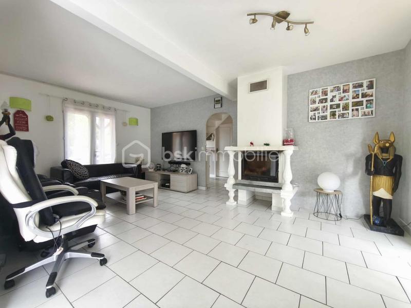 Maison - 213 m² - 8 pièces