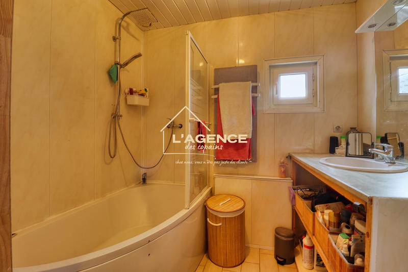 Maison - 90 m² - 5 pièces