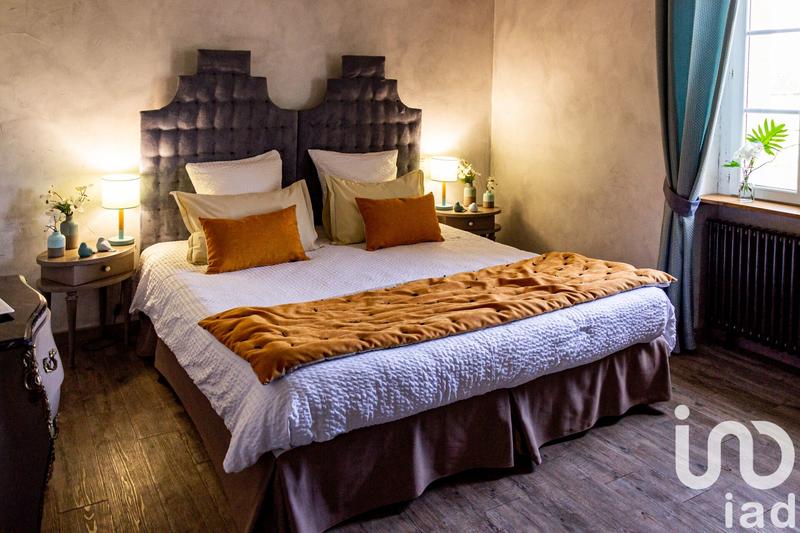 Maison - 680 m² - 18 pièces