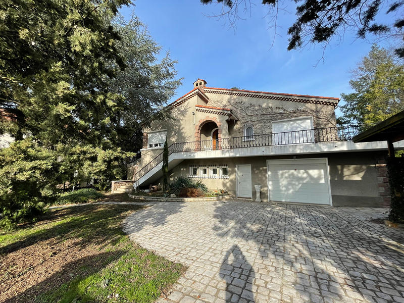 Maison - 208 m² - 6 pièces